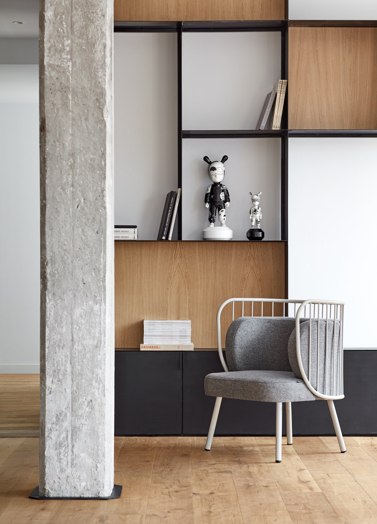 The Guest By Henn Kim - Little by Lladró