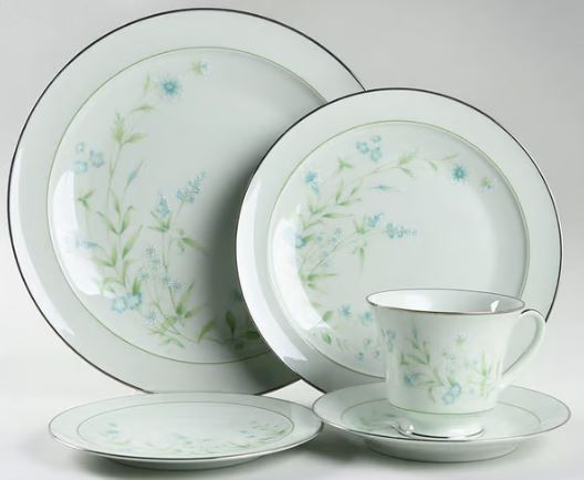 Cherish (8222 W80) by Noritake China