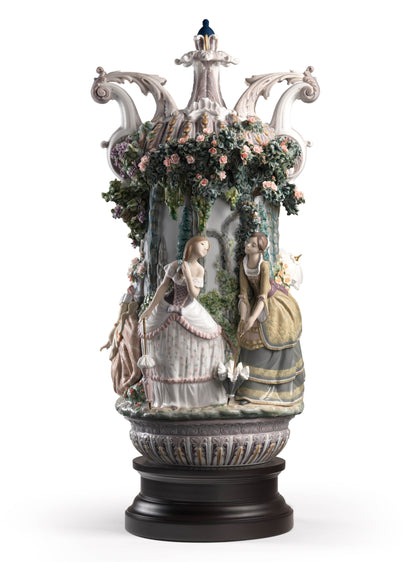 Ladies From Aranjuez Vase by Lladró