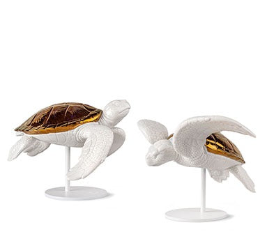 Sea Turtles Couple (White-Copper) by Lladró