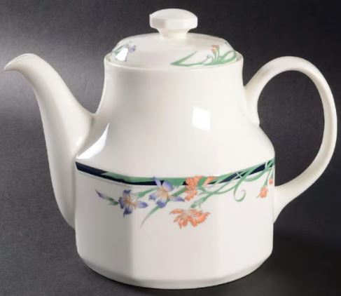 Juno by Royal Doulton China